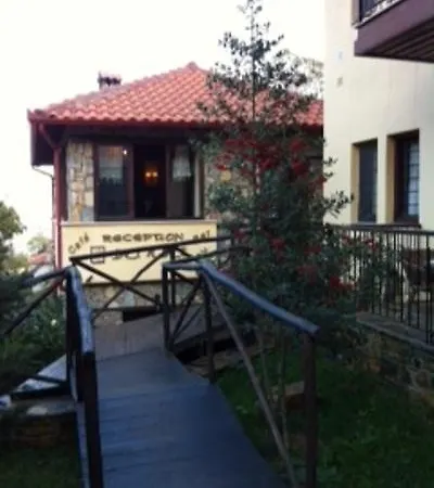 Dryades Traditional Hotel